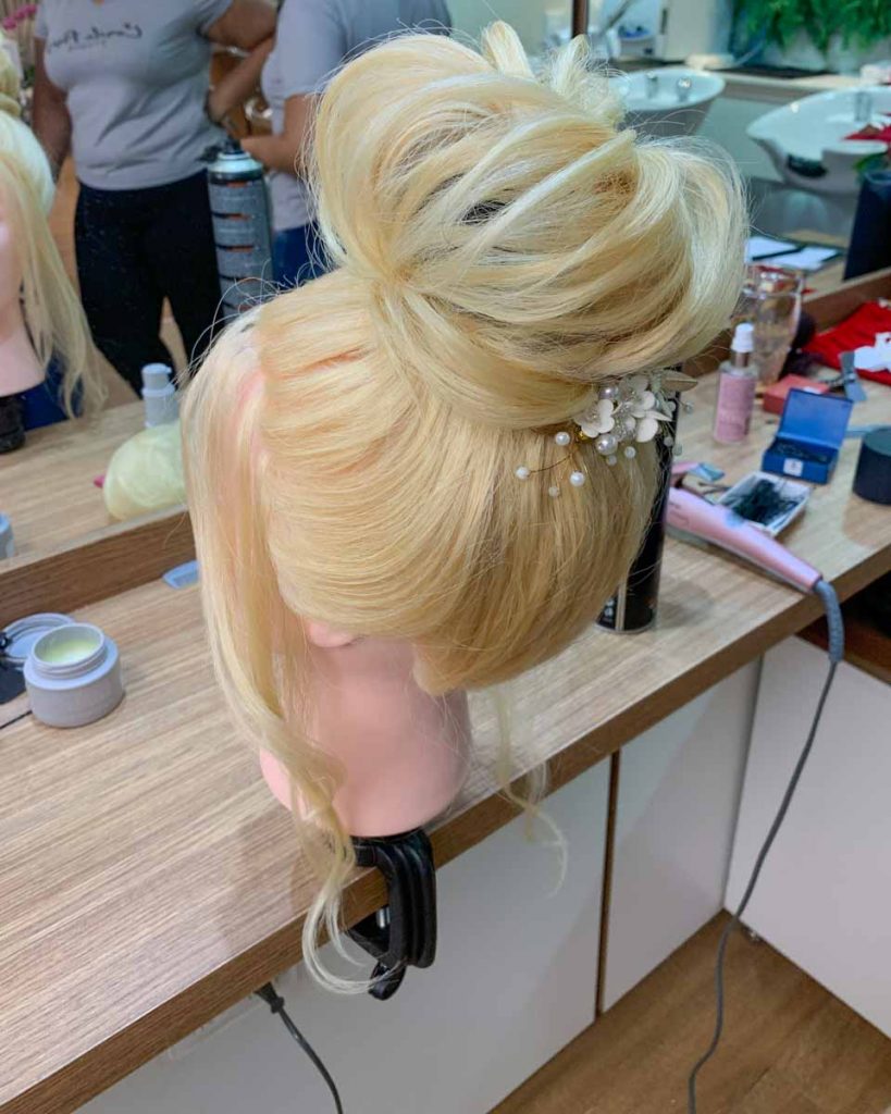 Penteado em cabeça de Boneca